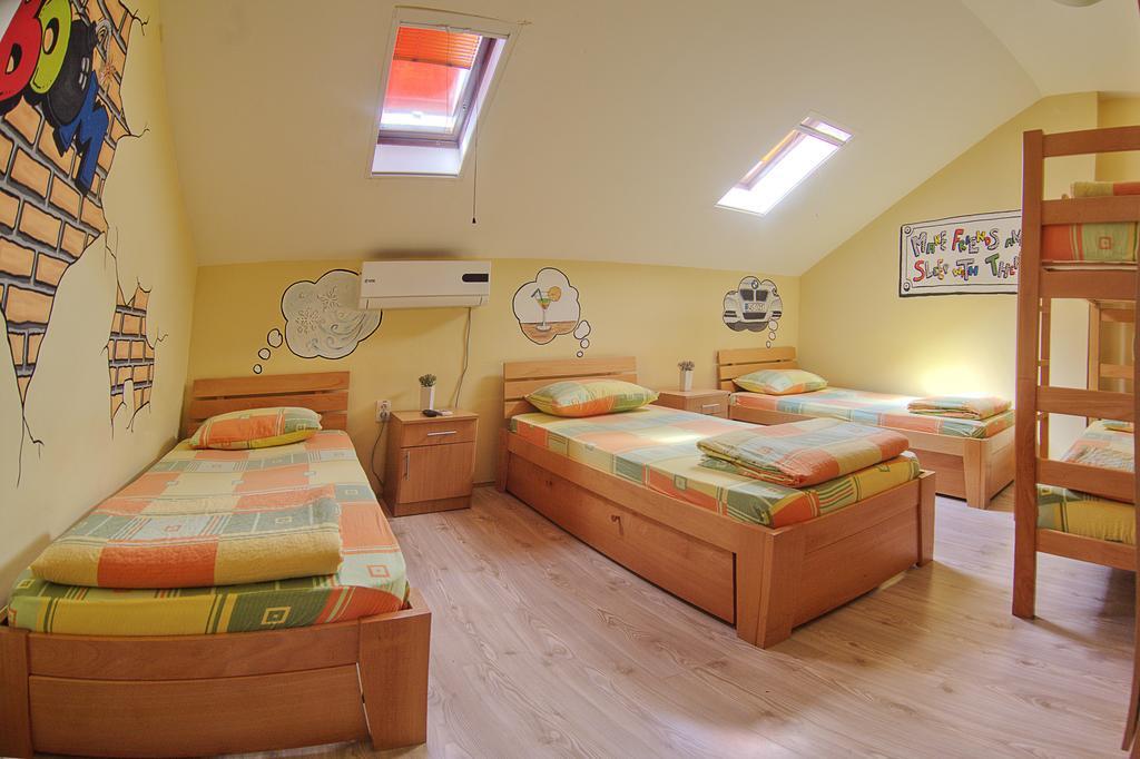 City Hostel Novi Sad Chambre photo